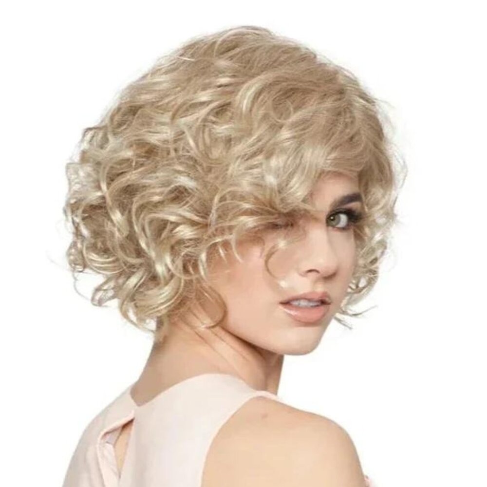 Short Curly Blonde Women's Wig - Lightweight Fashion Wig